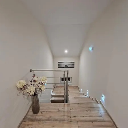 “chaty “ Lejlighed