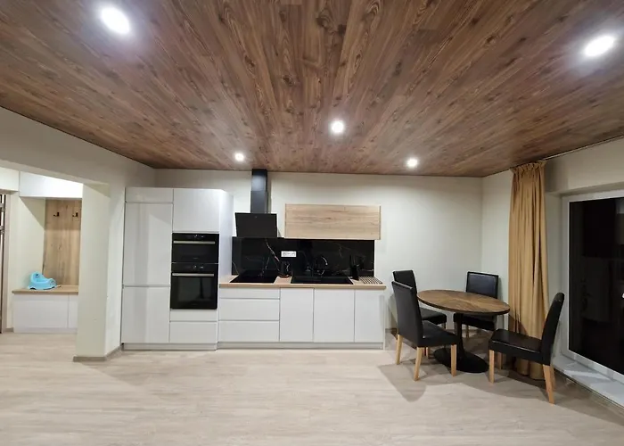 “chaty “ Apartman *